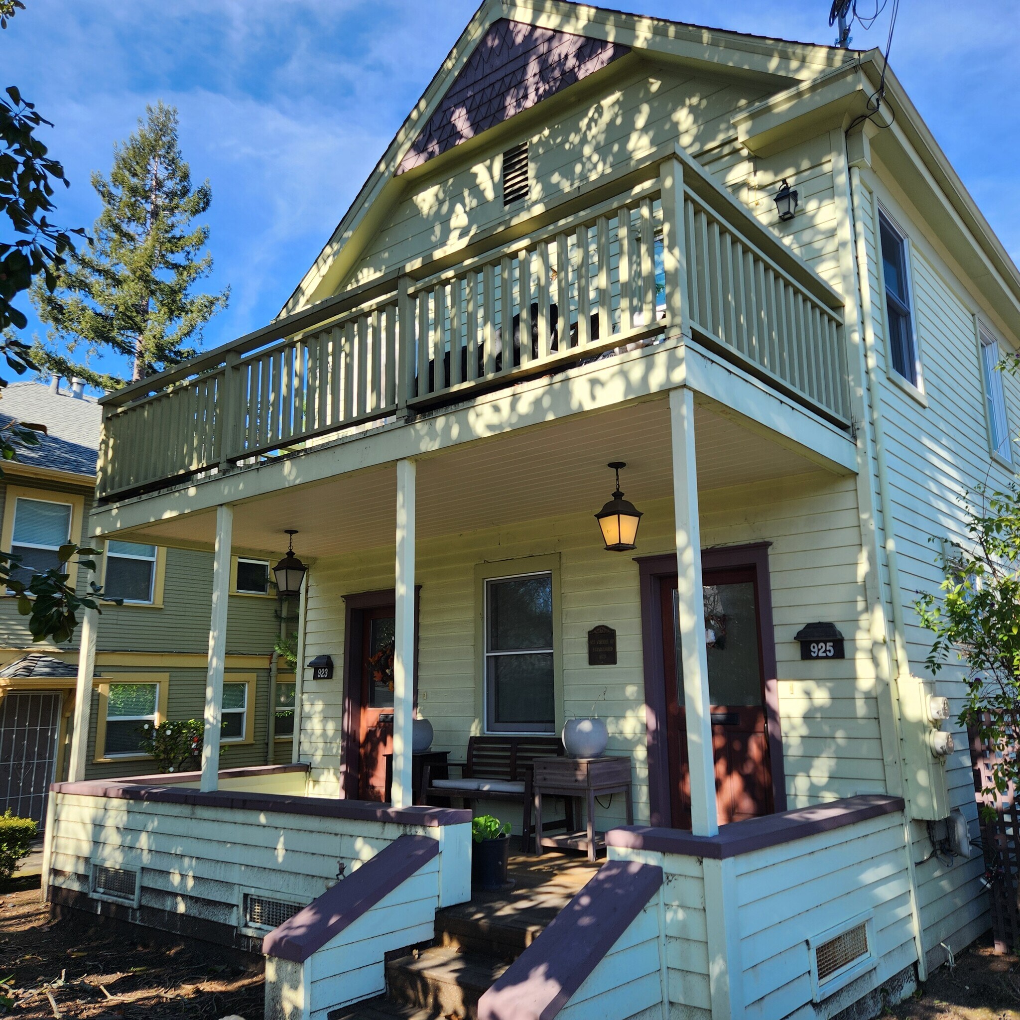 2nd floor for rent. Separate entrances - 923 Cherry St