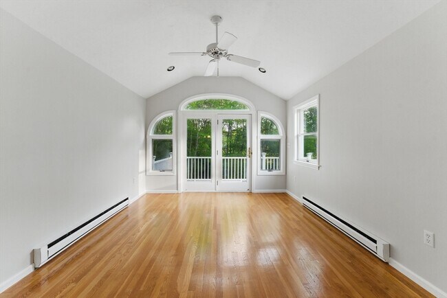 Building Photo - 121 Indian Meadow Dr
