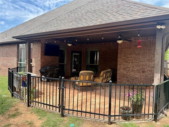Building Photo - 1308 Glenmere Ct