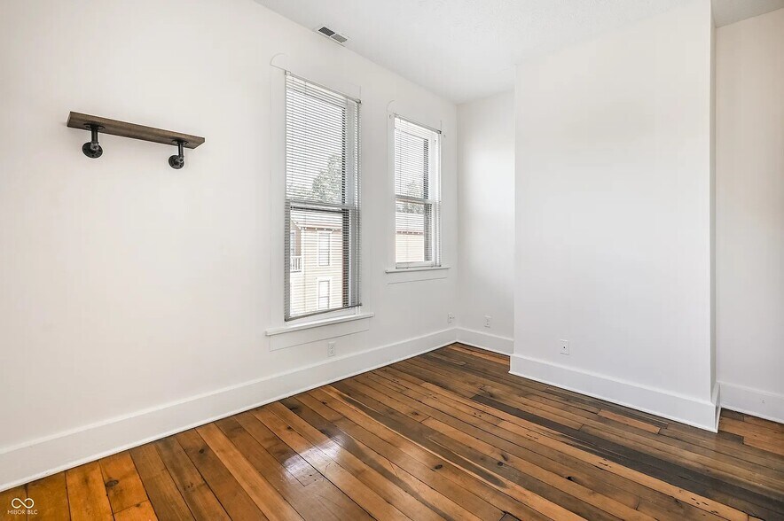 Back bedroom - 312 N College Ave