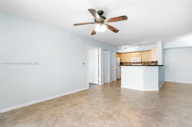 Building Photo - 1308 Villa Cir
