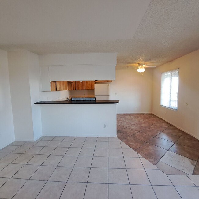 Building Photo - 6975 Dunsbach Way