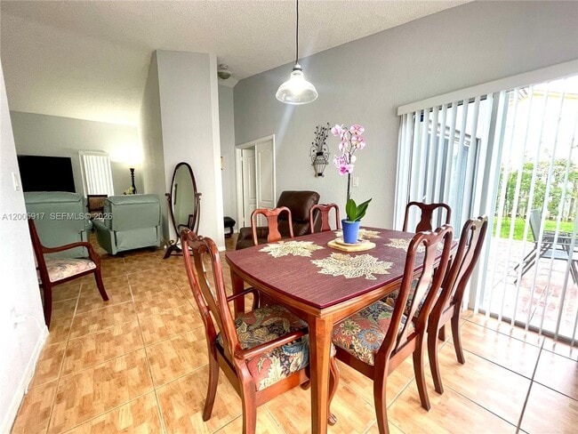 Building Photo - 9929 NW 29th Terrace