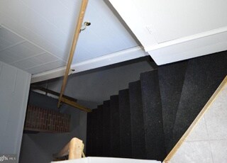 Building Photo - 215 Willow Ave