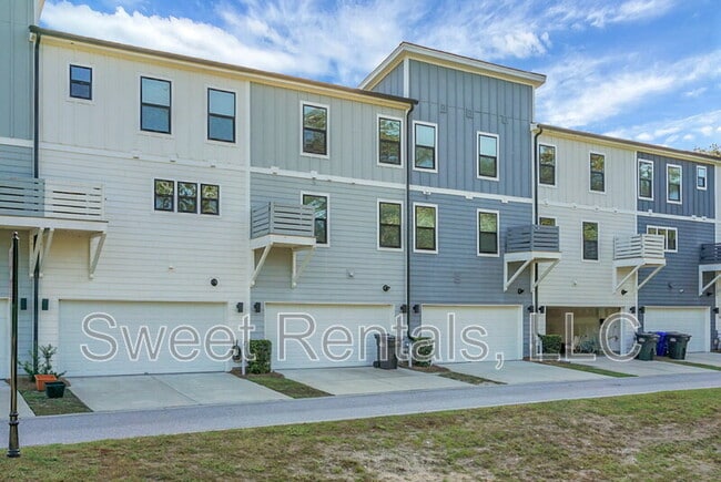 Building Photo - 4565 Mixson Ave