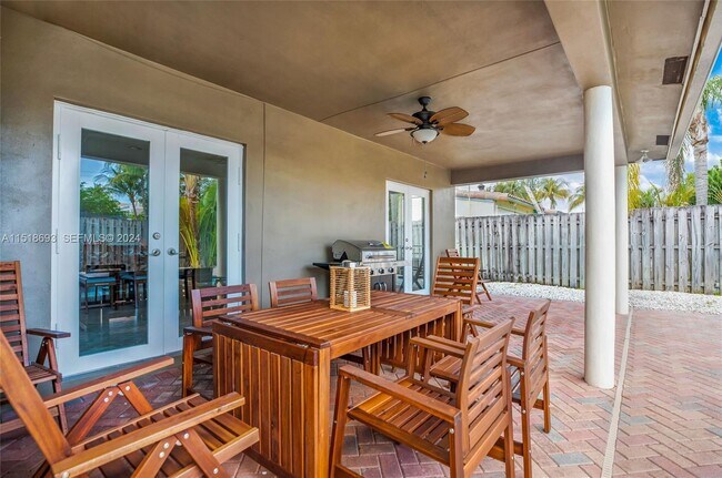 Building Photo - 4710 NE 18th Terrace