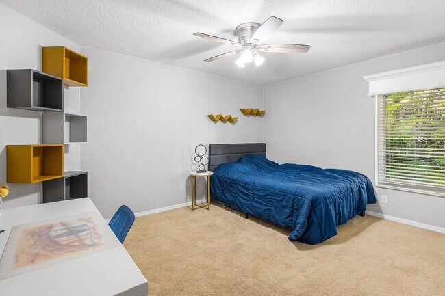 Building Photo - 20376 Hacienda Ct