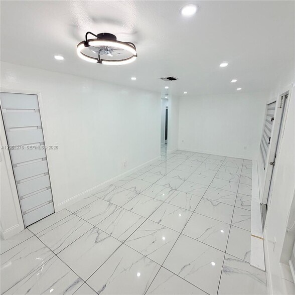 Building Photo - 10305 SW 149th Ter