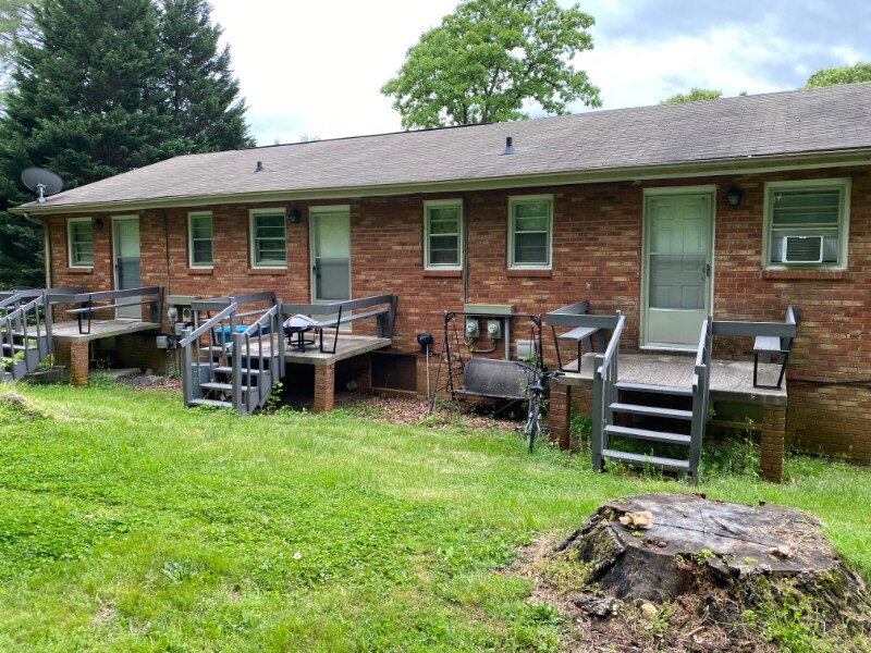 Building Photo - 3362-3362 Normandy Park Rd