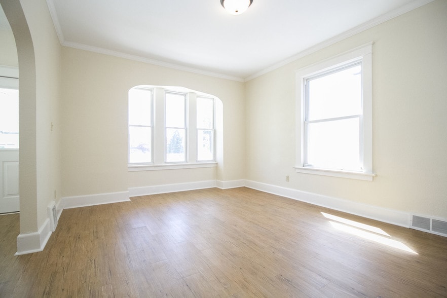 Building Photo - 140 Walnut St