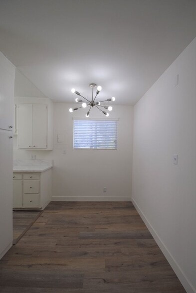 Building Photo - 4565 Hazeltine Ave