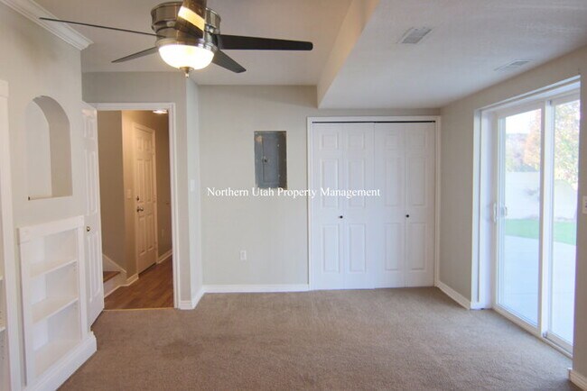 Building Photo - Amazing South Ogden Home with Everything!