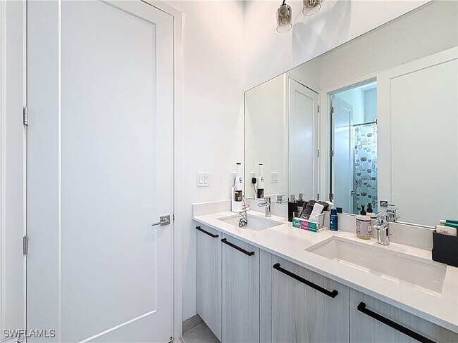 Building Photo - 5277 Lamone Ln