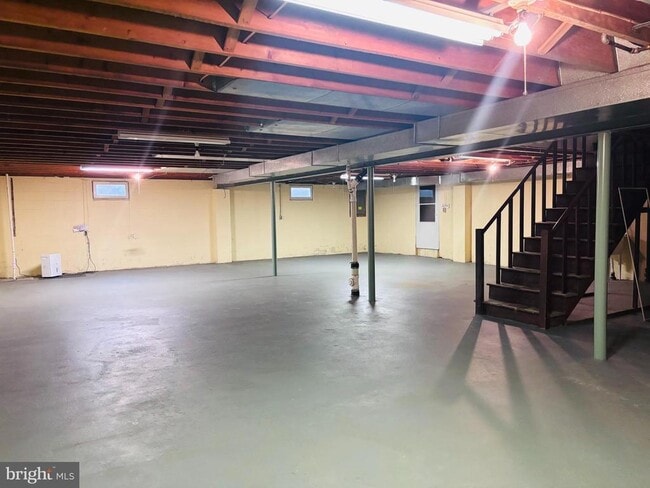 Building Photo - 327 Walden Rd