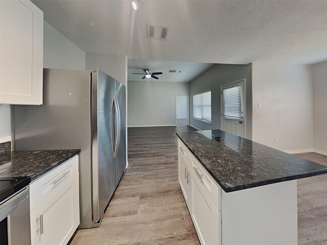 Building Photo - 2616 Cobia Ct
