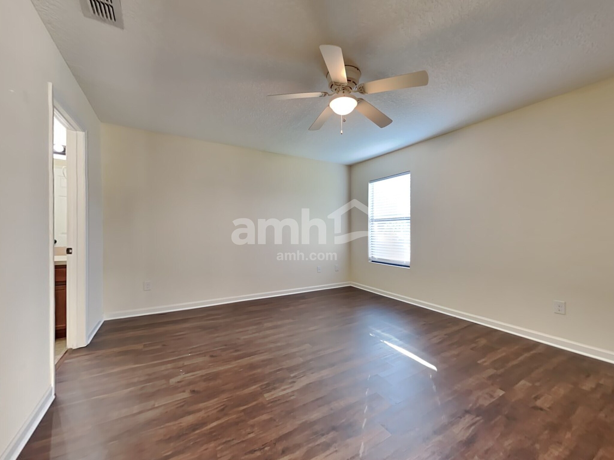 Building Photo - 9630 Mayville Dr E