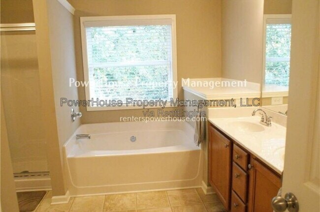 Building Photo - 5530 Crestwick Wy