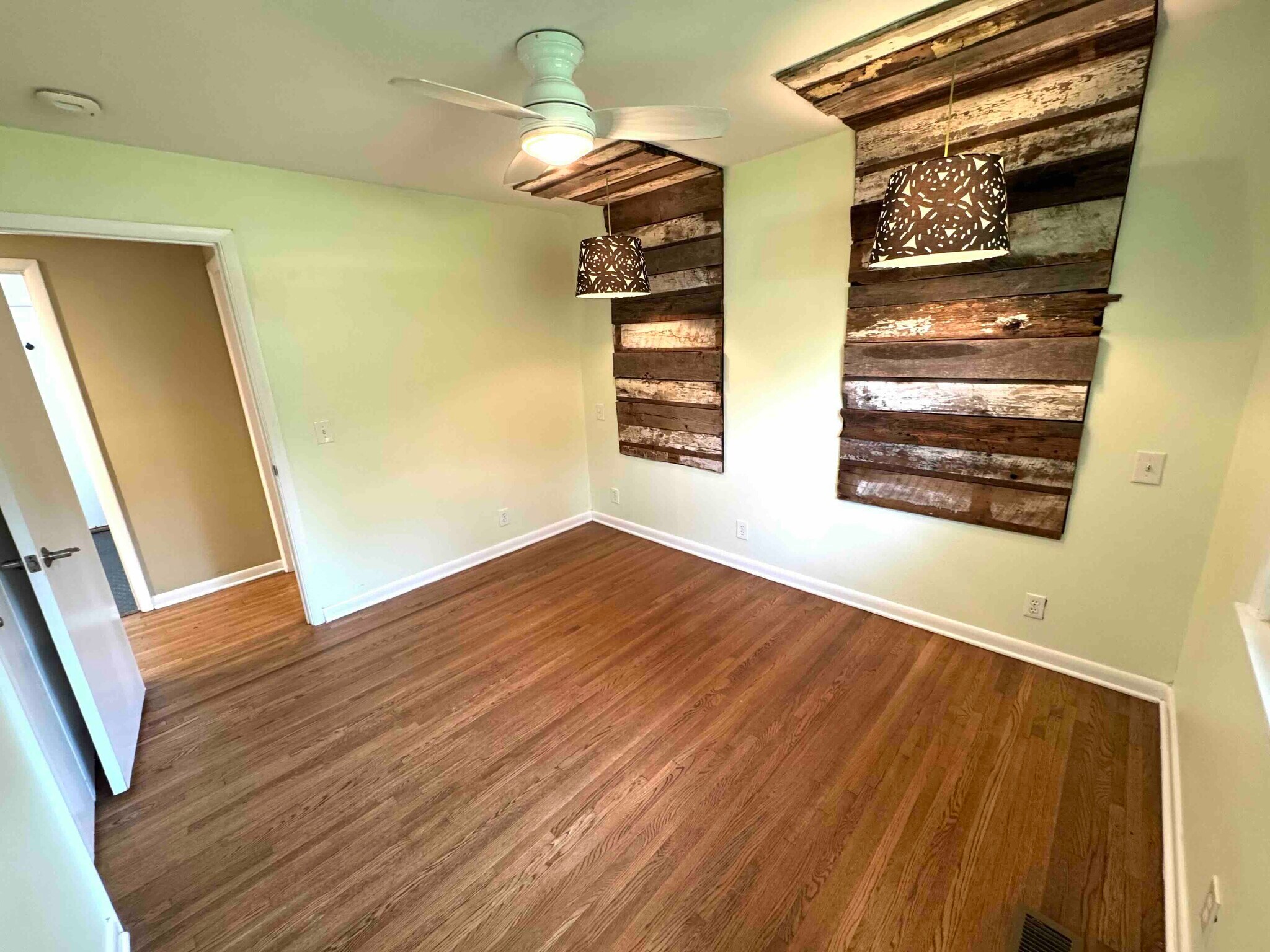 3rd BR - 5011 Suter Dr