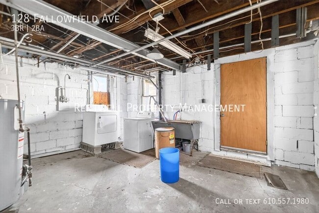 Building Photo - 128 Fallowfield Ave