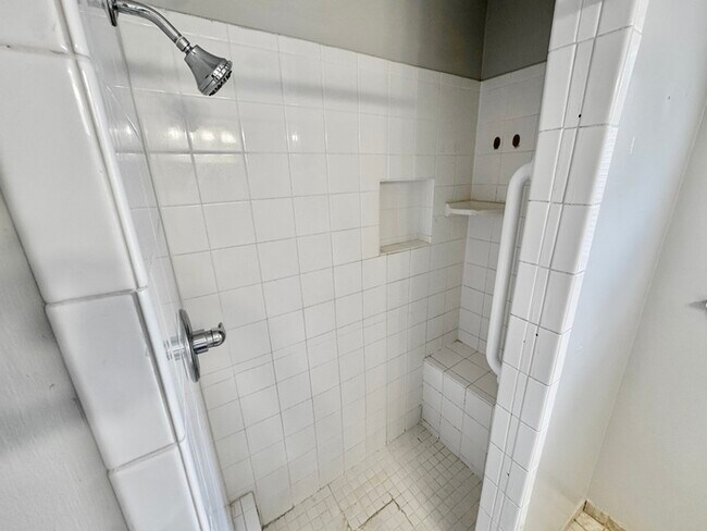 Building Photo - 5022 Harrington Ave