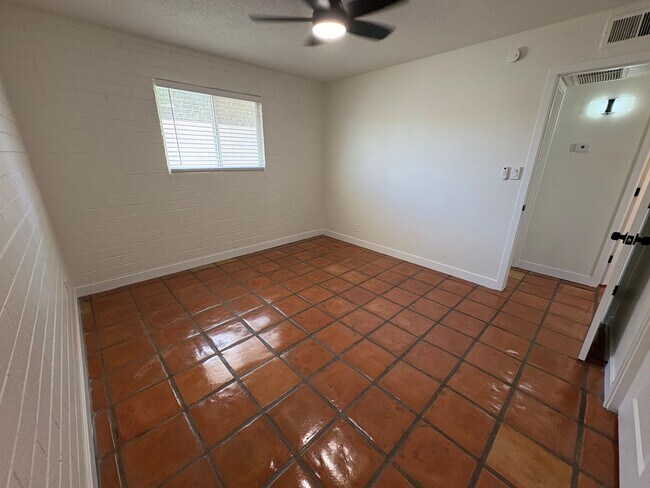 Building Photo - 817 S Melody Ln