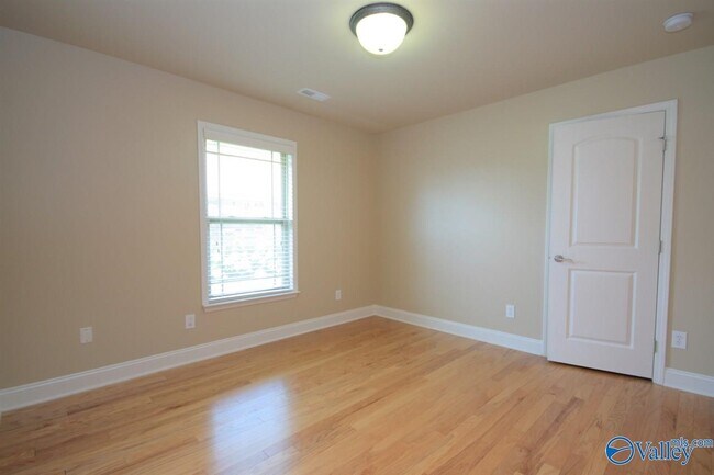 Building Photo - 239 Healey Dr