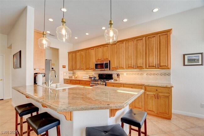 Building Photo - 8528 Crest Hill