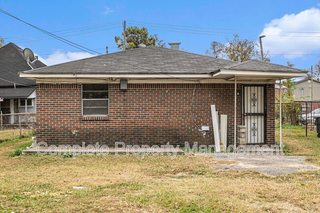 Building Photo - 1624 19th St Ensley