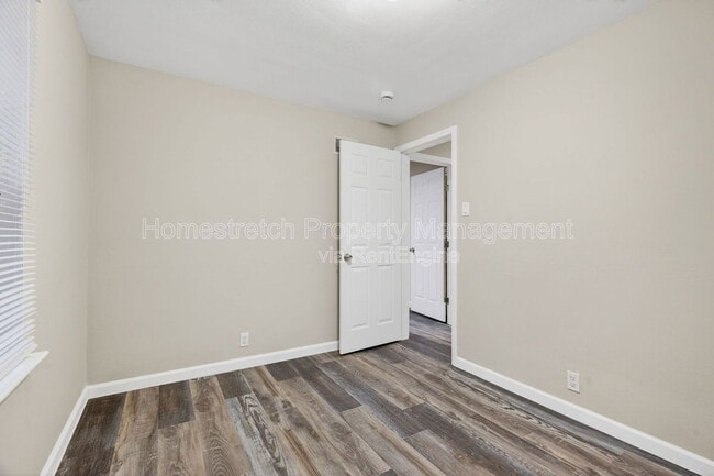 Building Photo - 23 Colchester Dr