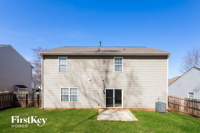 Building Photo - 2024 Pheasant Glen Rd