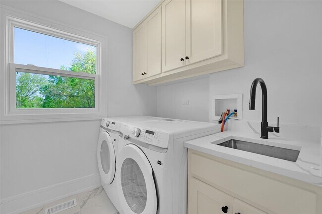 Laundry - 101 Devonshire Rd