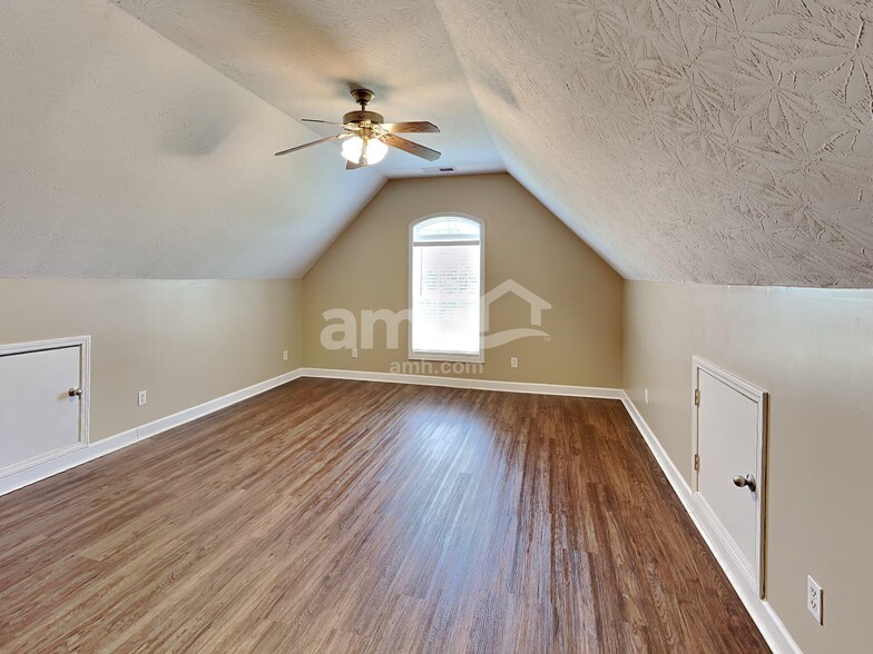 Building Photo - 711 Riata Ct