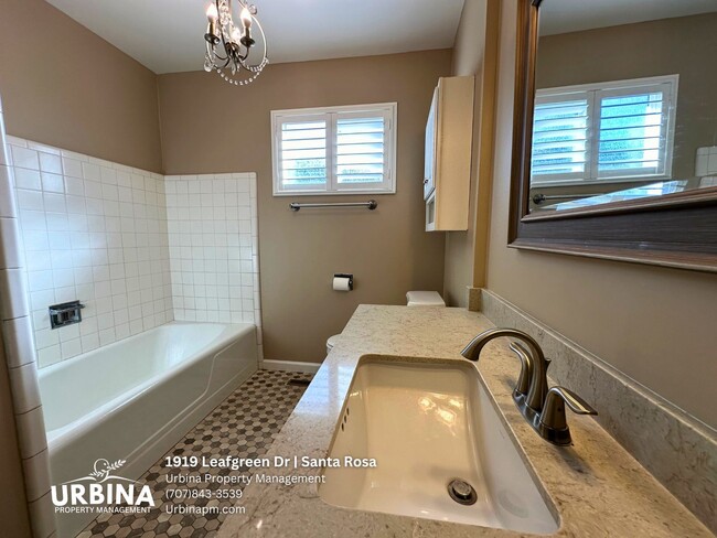 Building Photo - Move-In Ready 3-Bedroom Gem in Santa Rosa with Gorgeous Outdoor Space!