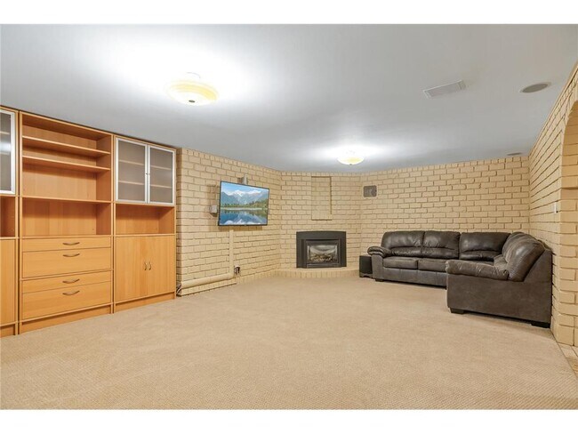 Building Photo - 5301 Girard Ave S
