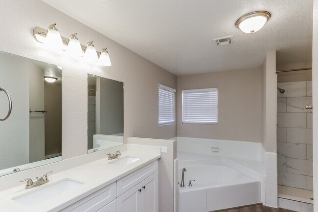 Building Photo - 1635 Keena Dr