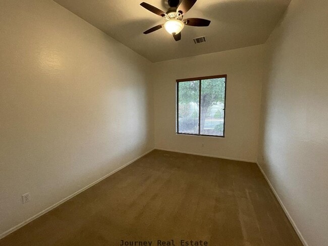 Building Photo - 5433 N Pierce Ln