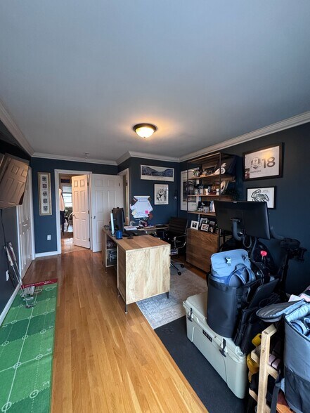 Building Photo - 127 Heath St