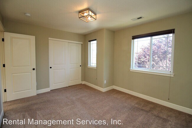Building Photo - 3 br, 2.5 bath House - 866 N Farragut St