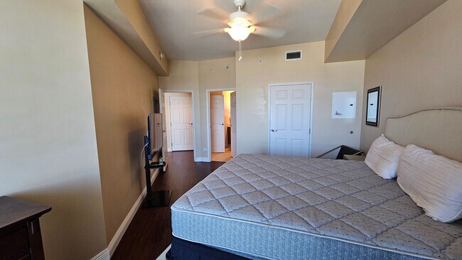 Building Photo - ***GORGEOUS FURNISHED 1 BEDROOM CONDO AT A...