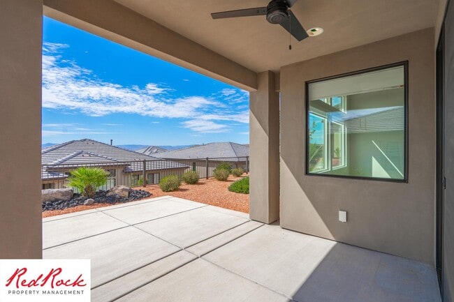 Building Photo - Modern 3 Bedroom Single-Level Home in Vill...