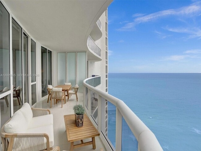 Building Photo - 15901 Collins Ave