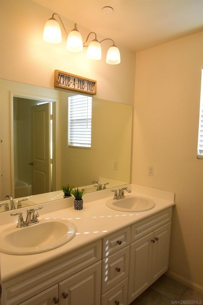 Building Photo - 507 Moonlight Dr