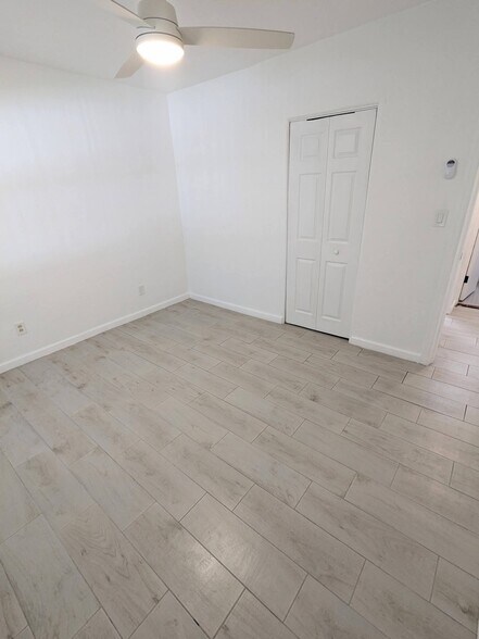 Building Photo - 209 10th St