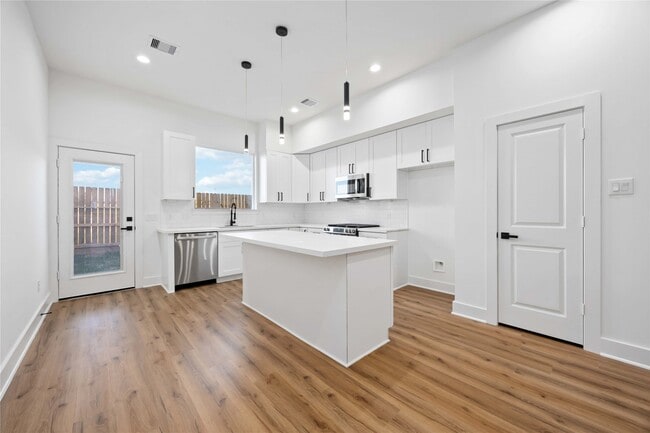 Building Photo - 7719 Orebo St