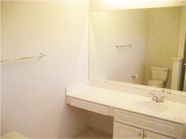 Building Photo - 2804 Turtle River Dr