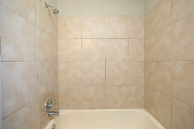 Building Photo - Charming 3 Bedroom Home in Central Houston!
