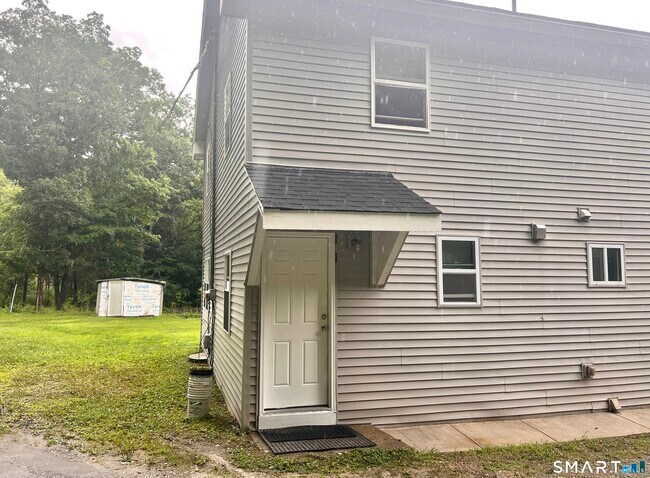 Building Photo - 367 Colebrook River Rd