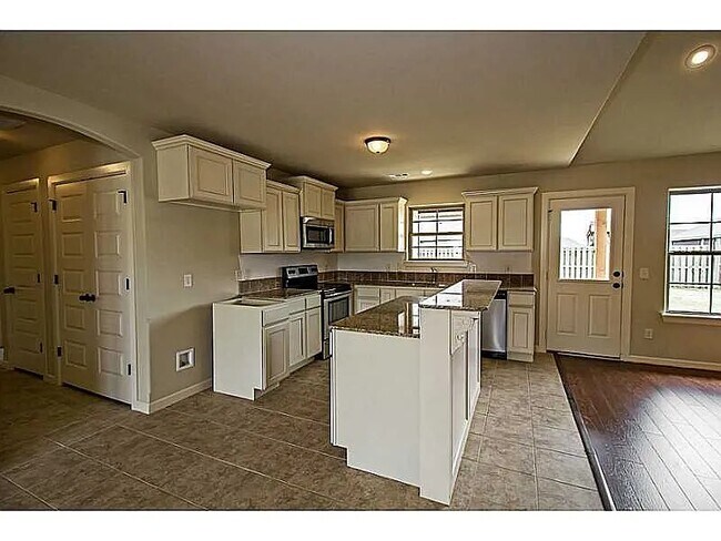 Building Photo - 1040 Messina Way