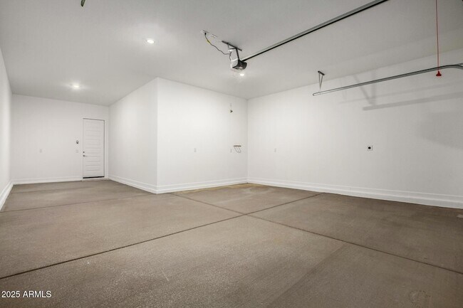 Building Photo - 14958 W Smoketree Dr