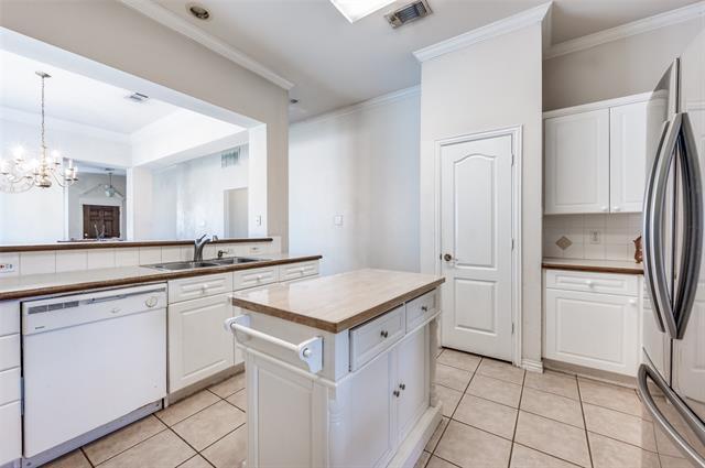 Building Photo - 402 Horse Shoe Dr